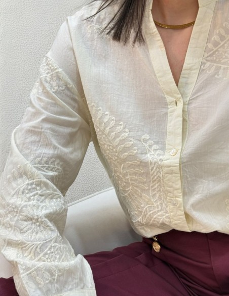 CAMISA BEIGE BORDADOS