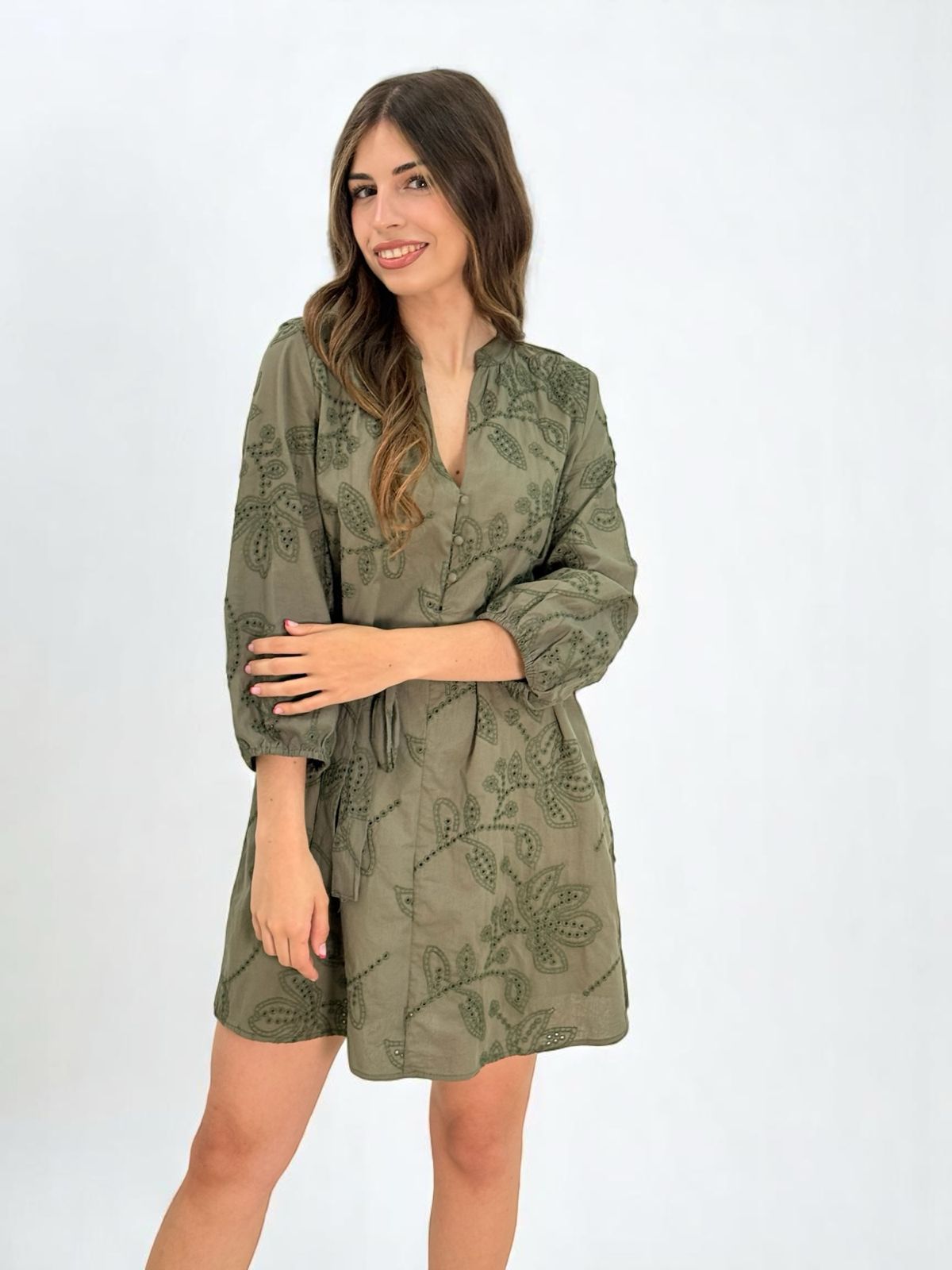 VESTIDO BORDADOS