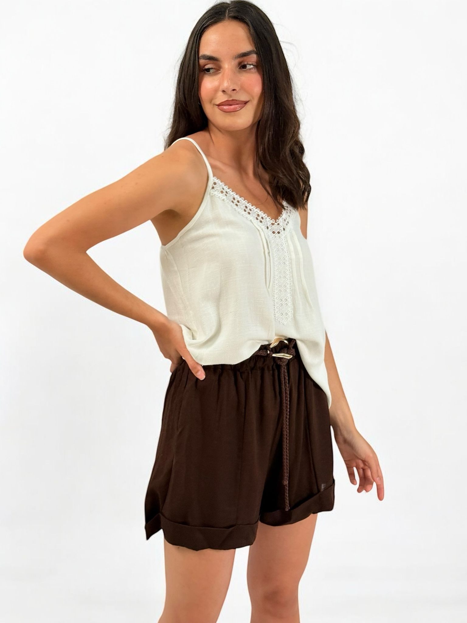 PANTALON CORTO MARRON 
