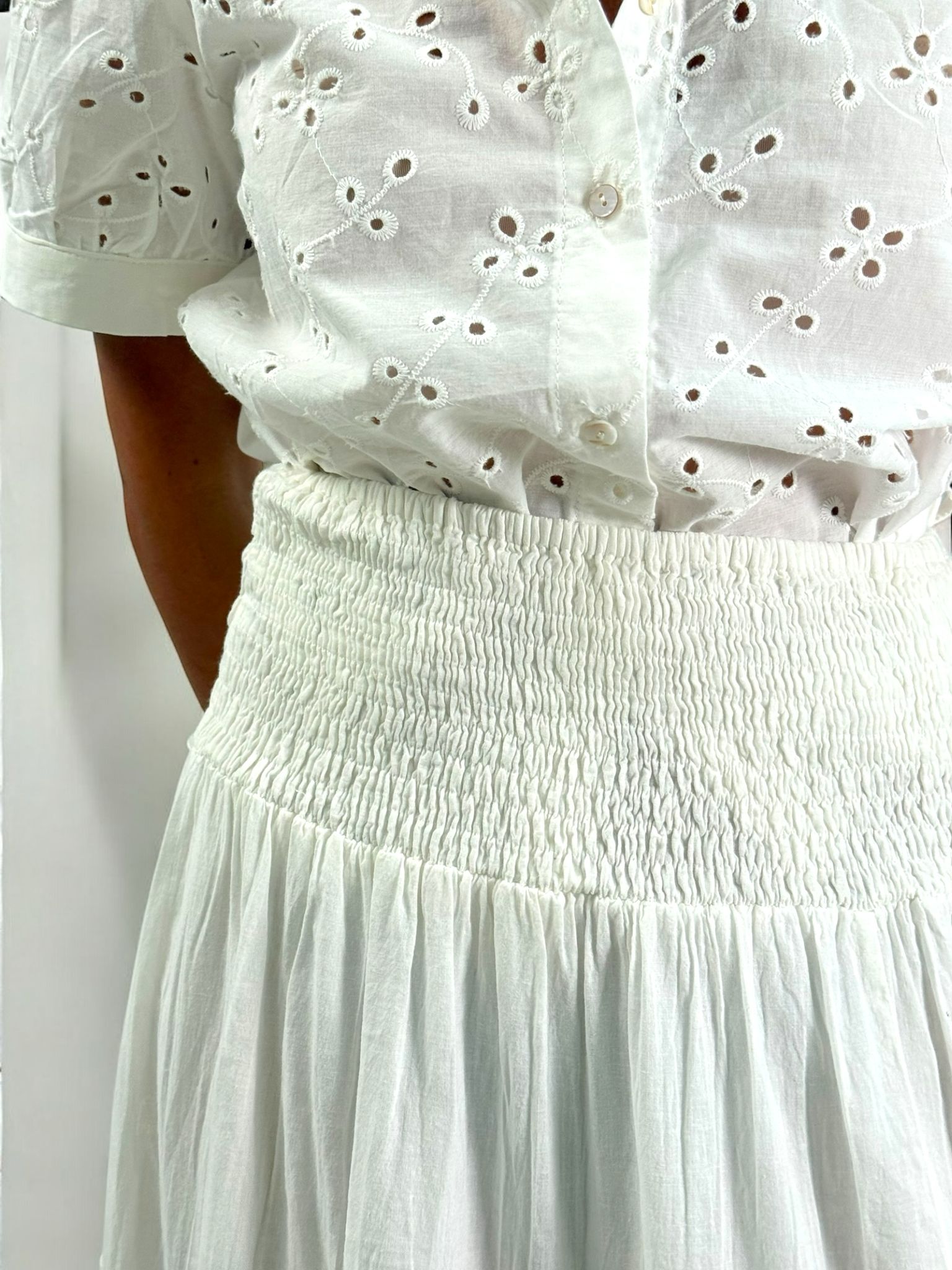 FALDA BLANCA