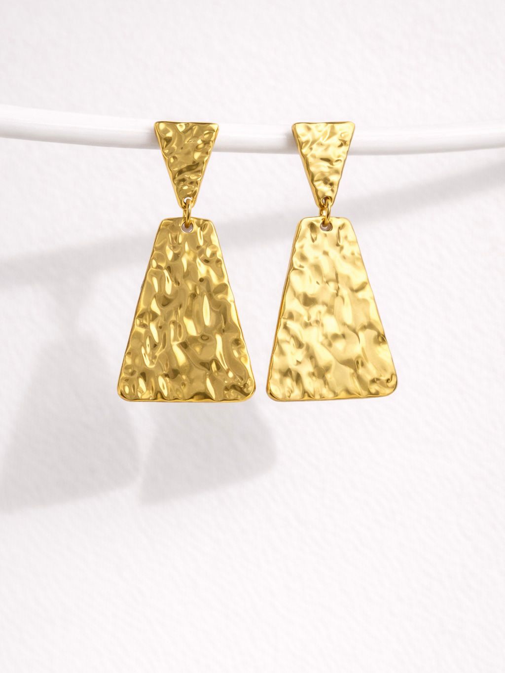 PENDIENTES ACERO TRIANGULO