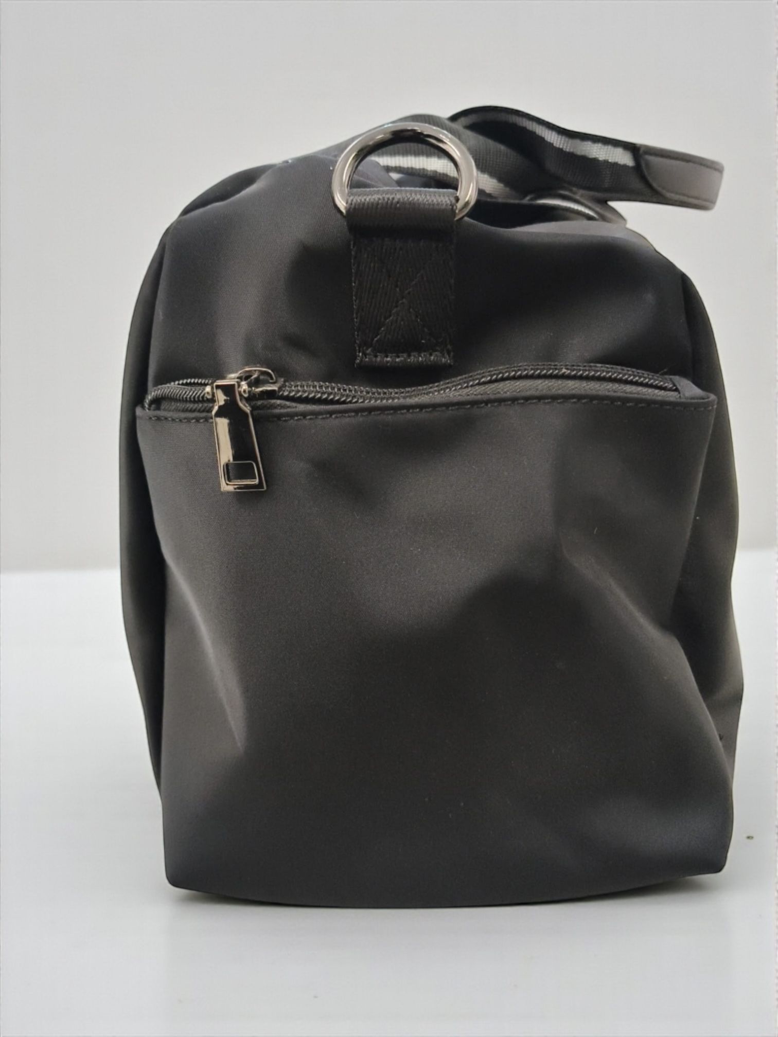 BOLSA DEPORTIVA NEGRA